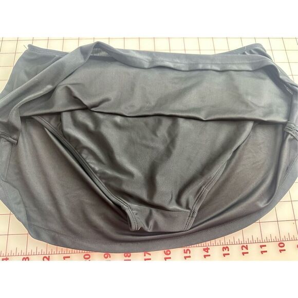 Catalina black swim Skort size M with attached bikini bottoms - Picture 3 of 4